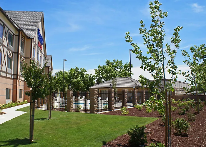 Fairfield Inn & Suites By Marriott Selma Kingsburg