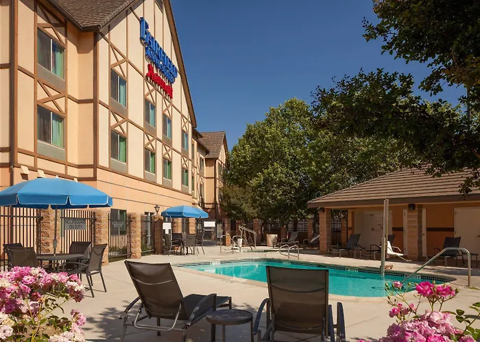 Fairfield Inn & Suites By Marriott Selma Kingsburg